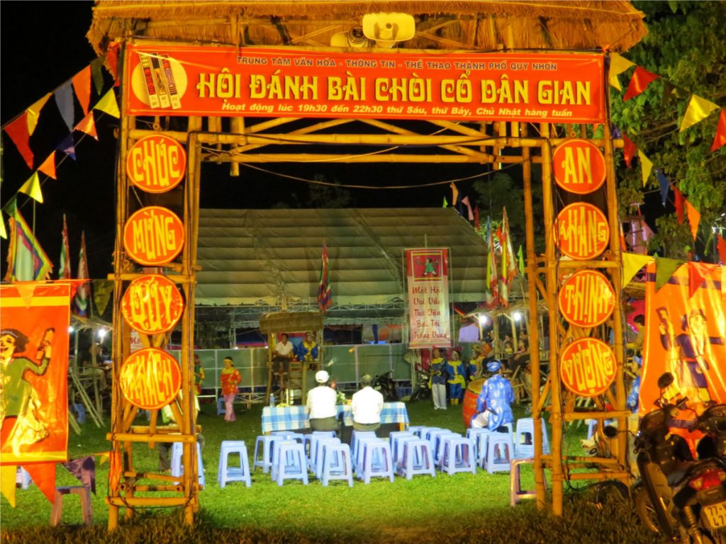 Cách chơi bài chòi dân gian